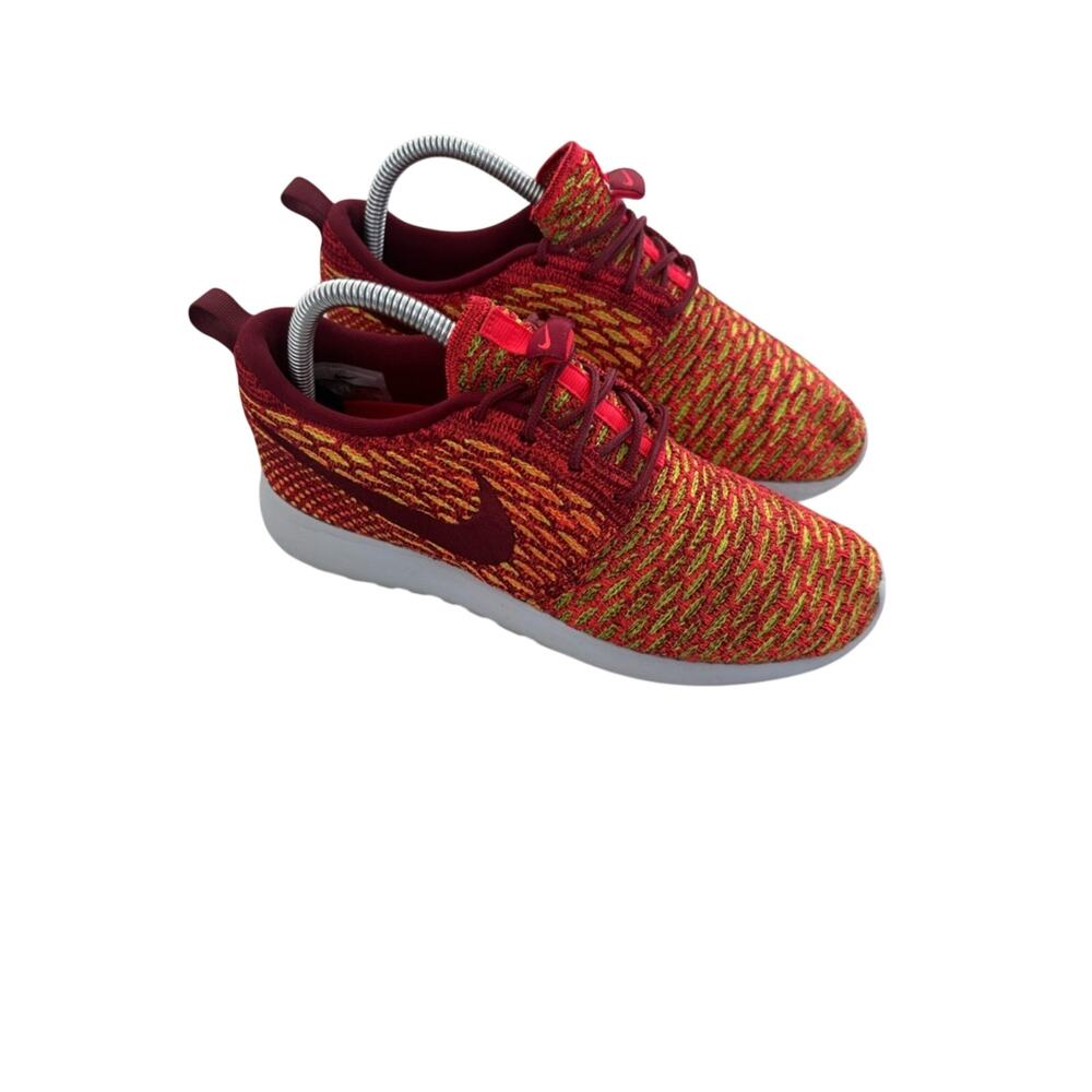 Nike Roshe One Flyknit sneakers women’s size 7
